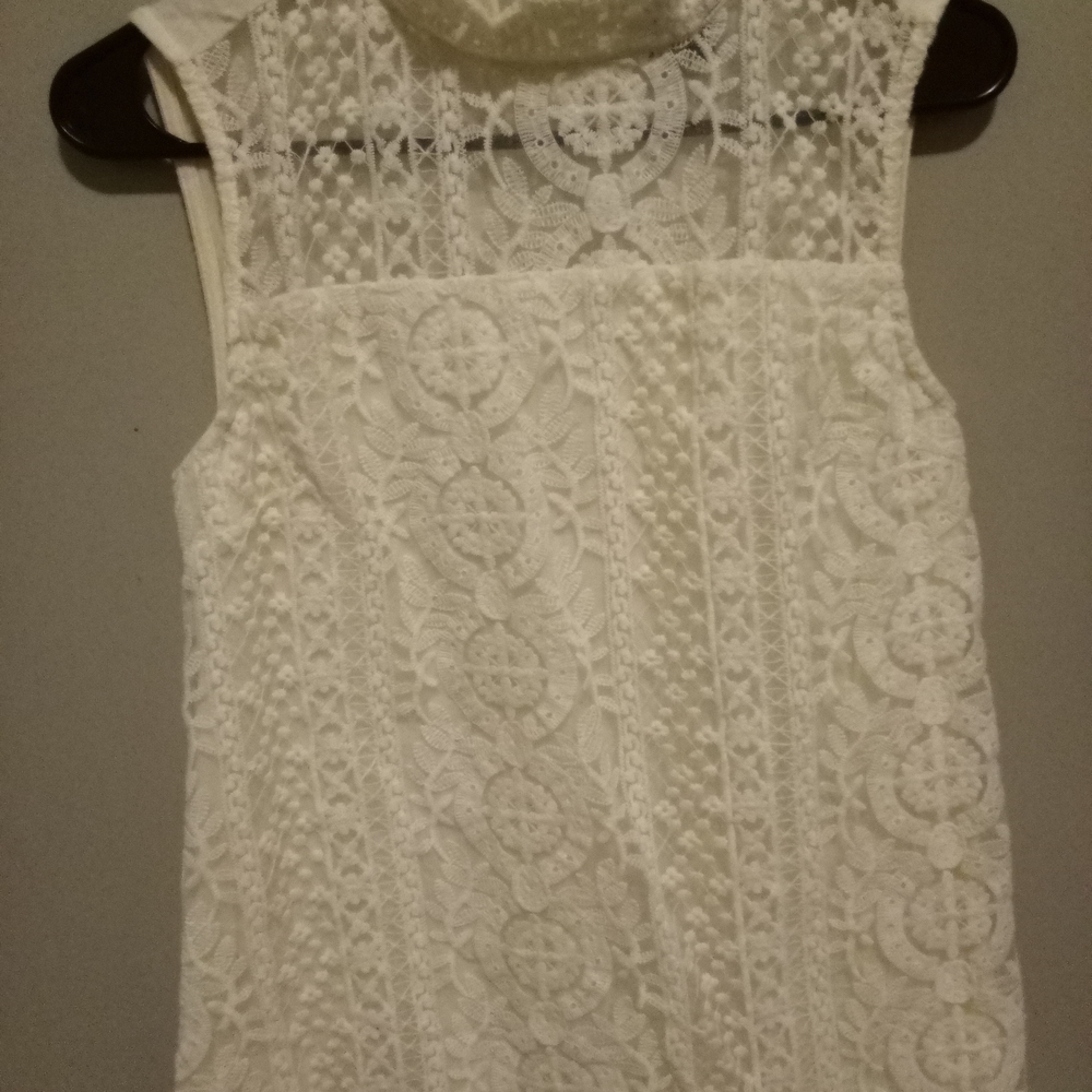Simply Irresistible Ivory Lace Sleeveless Blouse